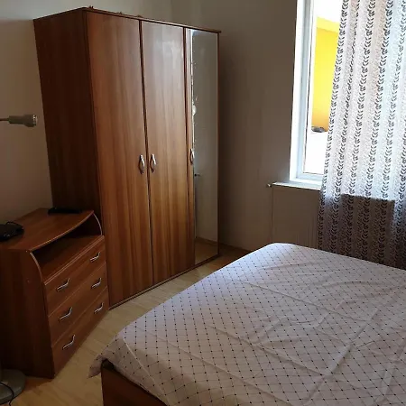 One Bedroom 5 Mins Close To Downtown *